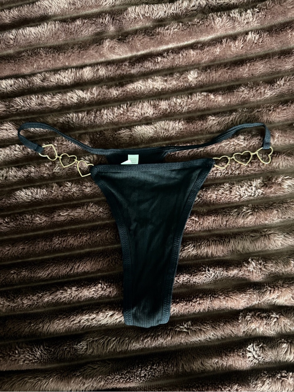 Black Heart-Accent Ribbed Thong Panties, size M